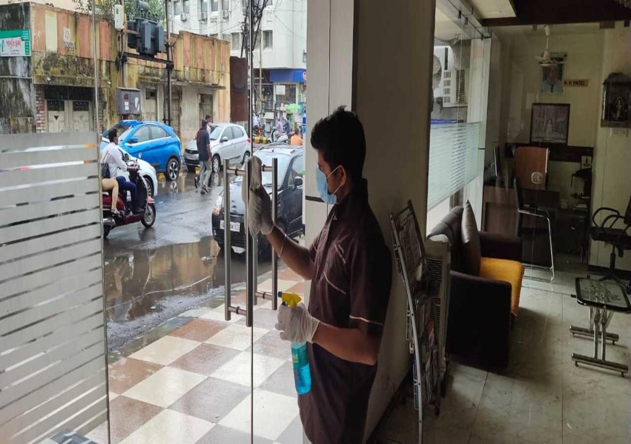 Hotel Swagatam Inn Rajkot Bagian luar foto