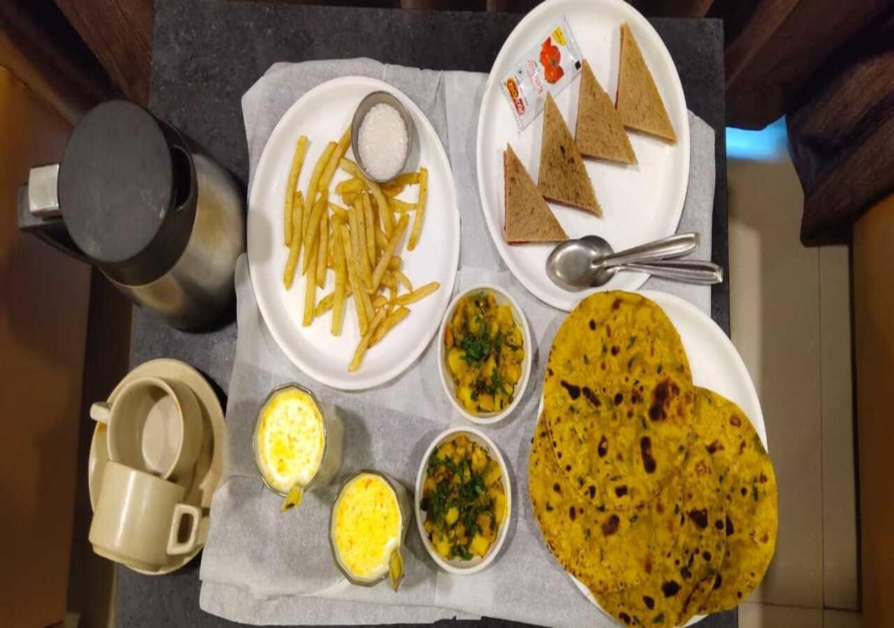 Hotel Swagatam Inn Rajkot Bagian luar foto